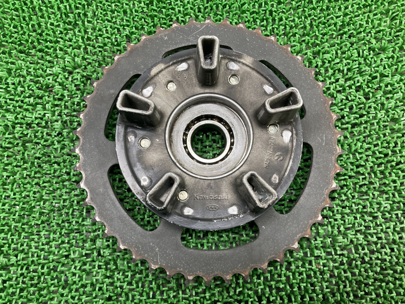 ZX-12R リアホイールハブ カワサキ 純正 中古 バイク 部品 ZXT20A