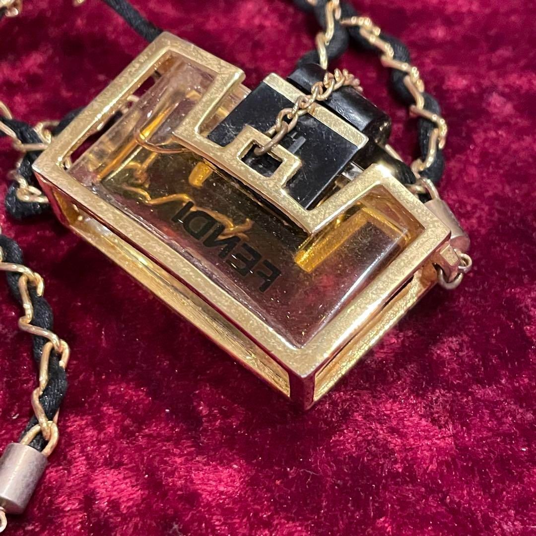 レビュー高評価のおせち贈り物 FENDI vintage フェンディ ネックレス チェーン 香水ボトル その他