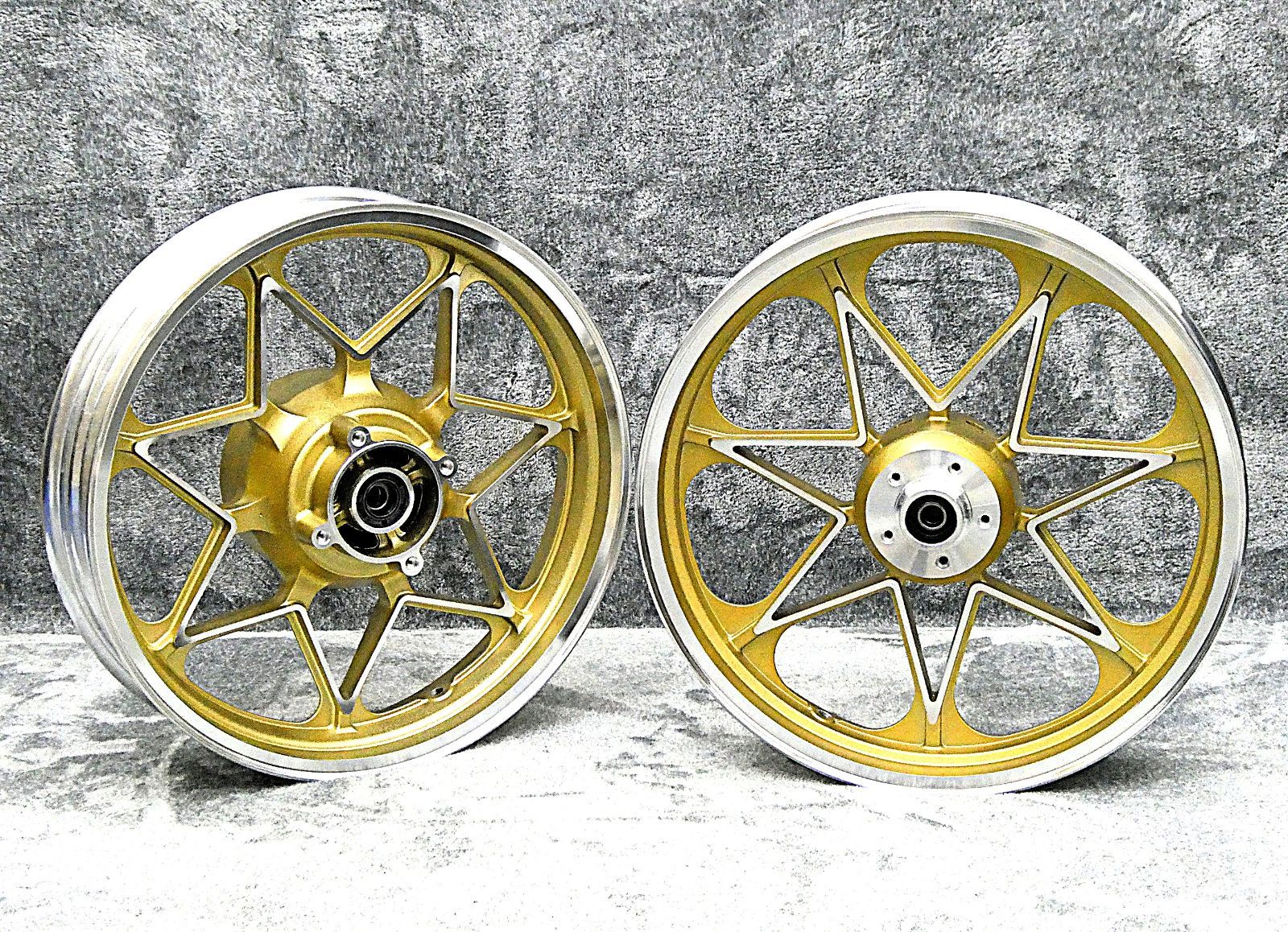 ナインキャスト