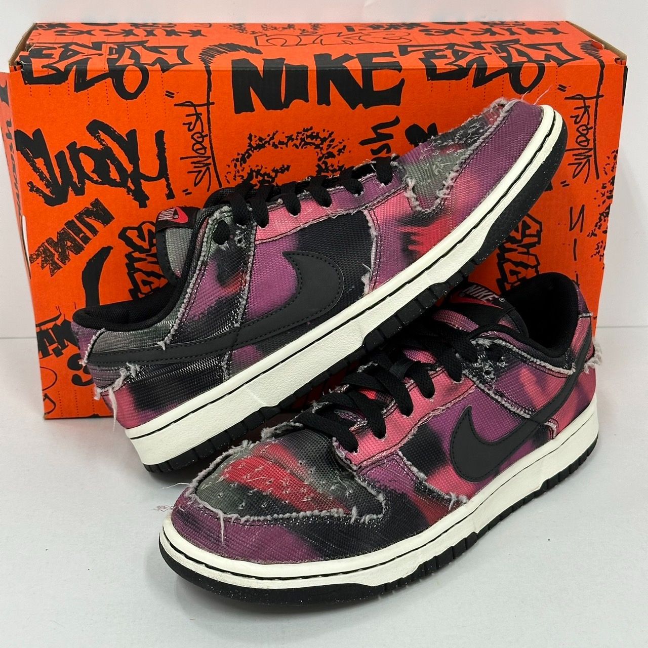 Nike Dunk Low Graffiti 