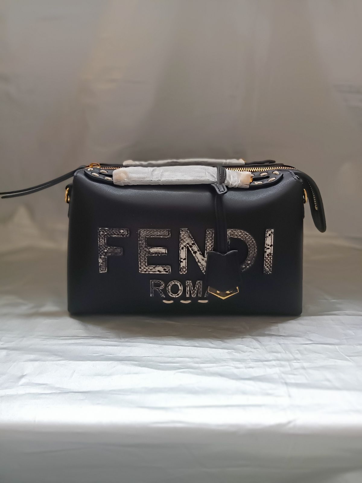 FENDI バイザウェイミディアムショルダーハンドバッグ