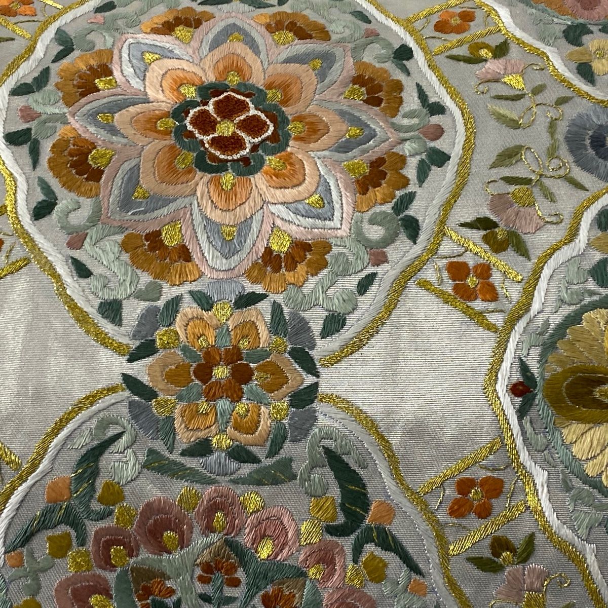 定番 袋帯 美品 逸品 華文 草花 刺繍 金糸 水色 全通 正絹 【中古 ...