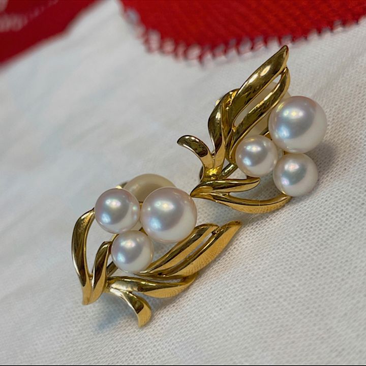 K18 MIKIMOTO/ミキモト のベビーパールが3つ着いたイヤリングです 