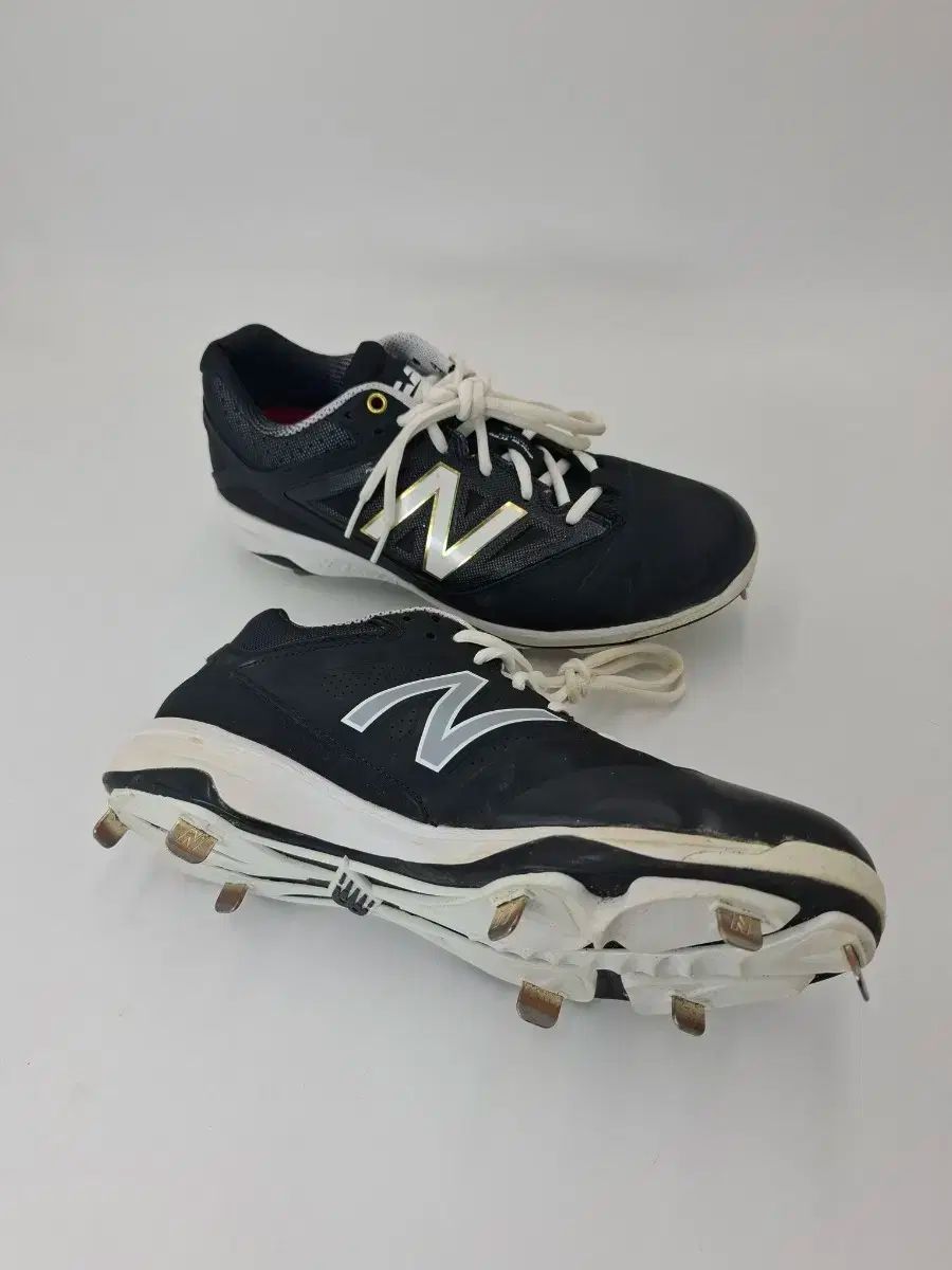 New Balance ニューバランス 野球シューズ 黒 スタッズ付きシューズ 255
