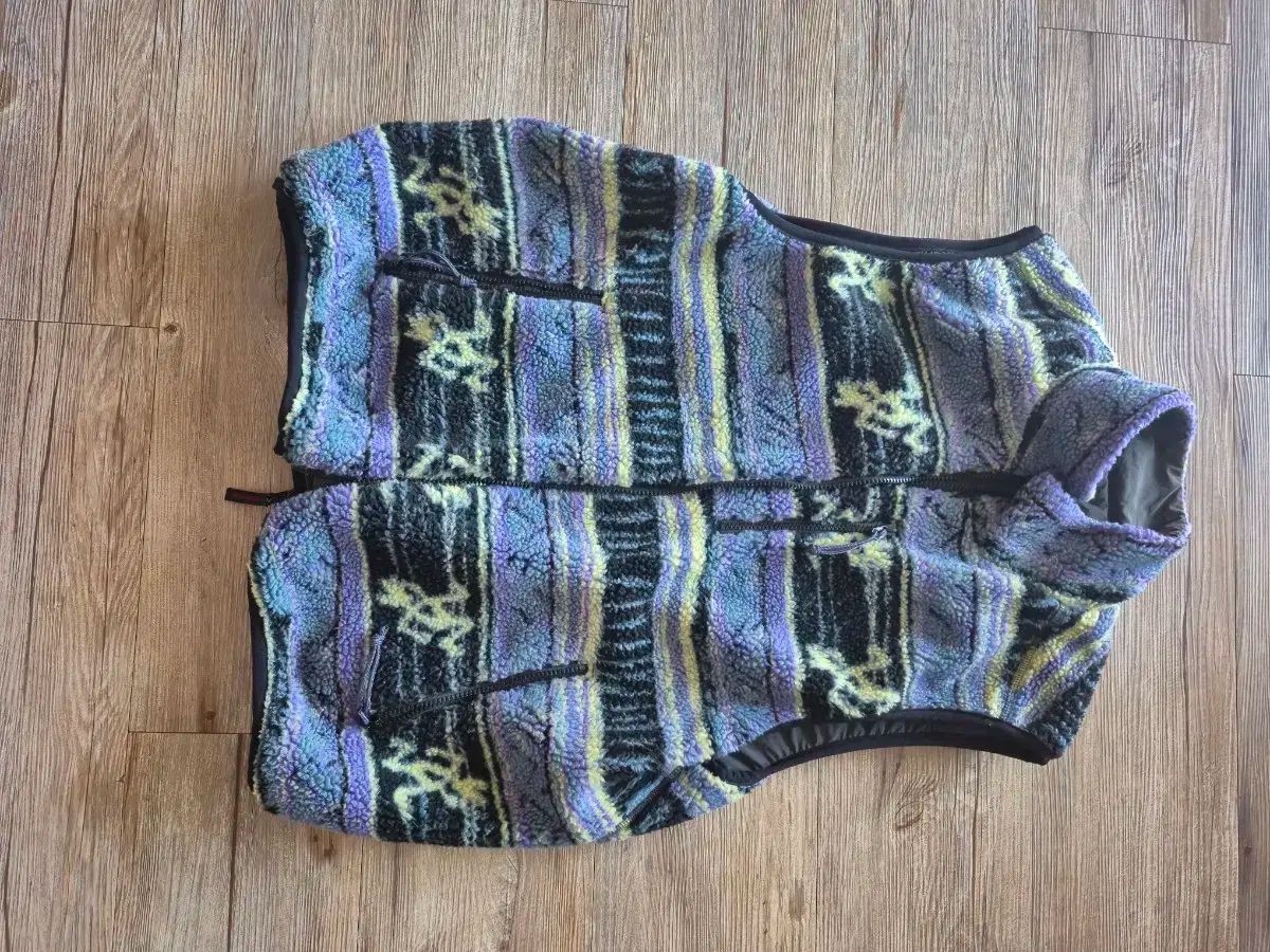 グラミチ ディスイズネバーザット ベスト