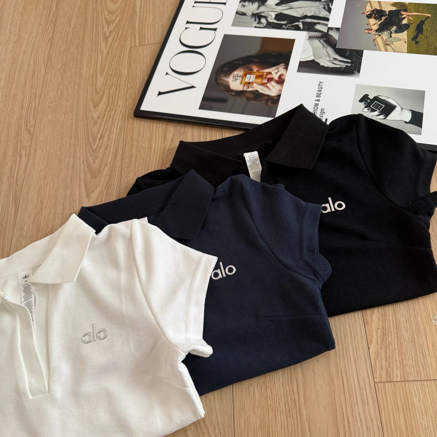 【25SS新品】alo yoga アローヨガ 半袖リブTシャツ ネイビー S ALO Yoga】RIBBED SEA COAST フィット Tシャツ 3色 (ALO Yoga