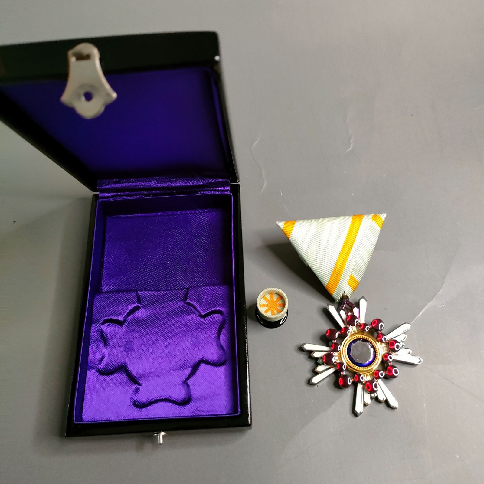 勲五等瑞宝章 共箱 - メルカリ