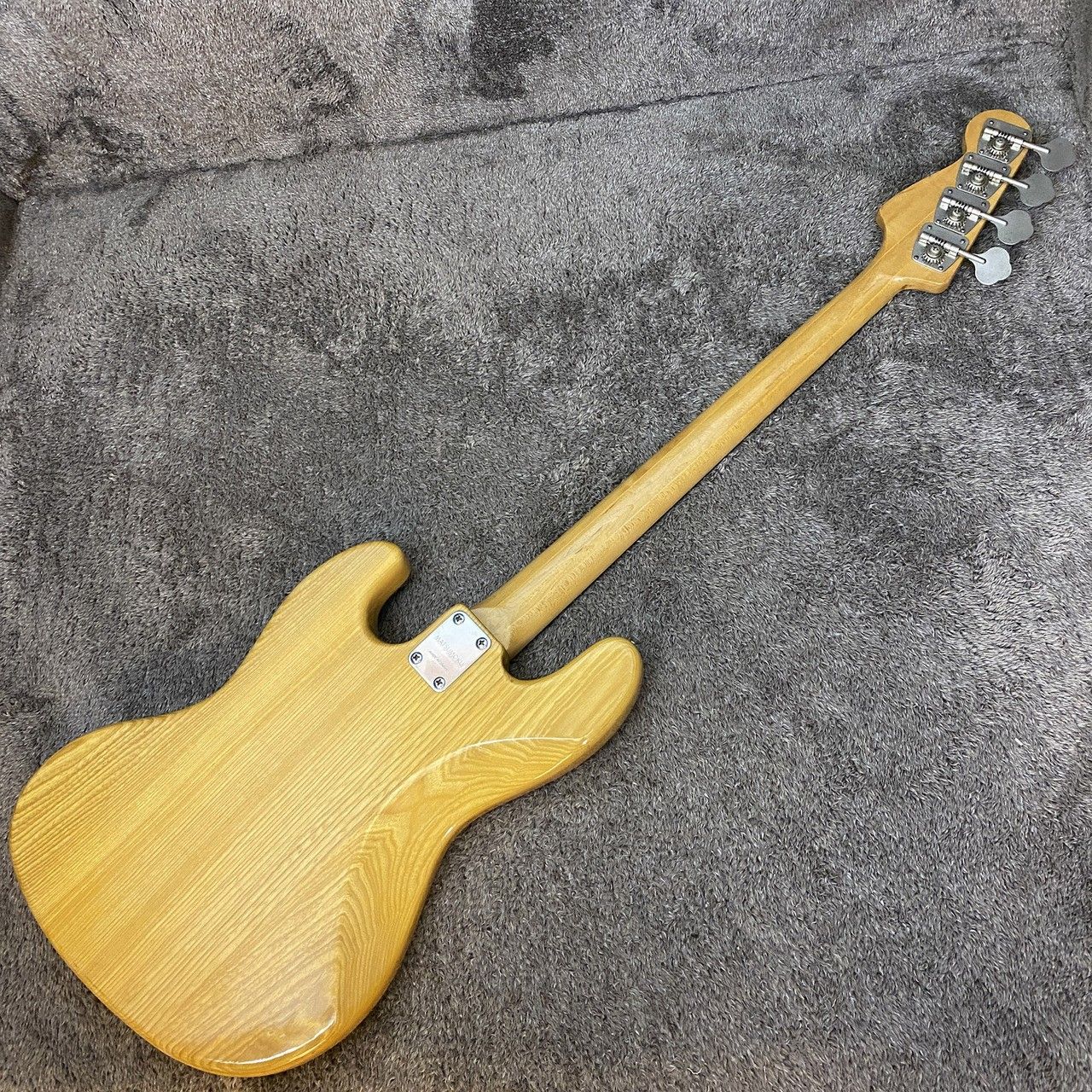 Sugiプロ絶賛のショーモデルNB4 （Sugi】イケベ楽器40周年を