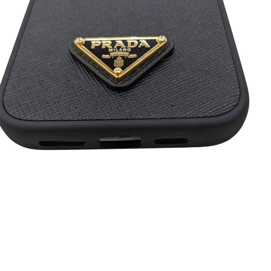 PRADA プラダ iPhone16pro ケース スタッズ トライアングル PRADA プラダ iphone16 Pro ケース レザー トライアングルロゴ
