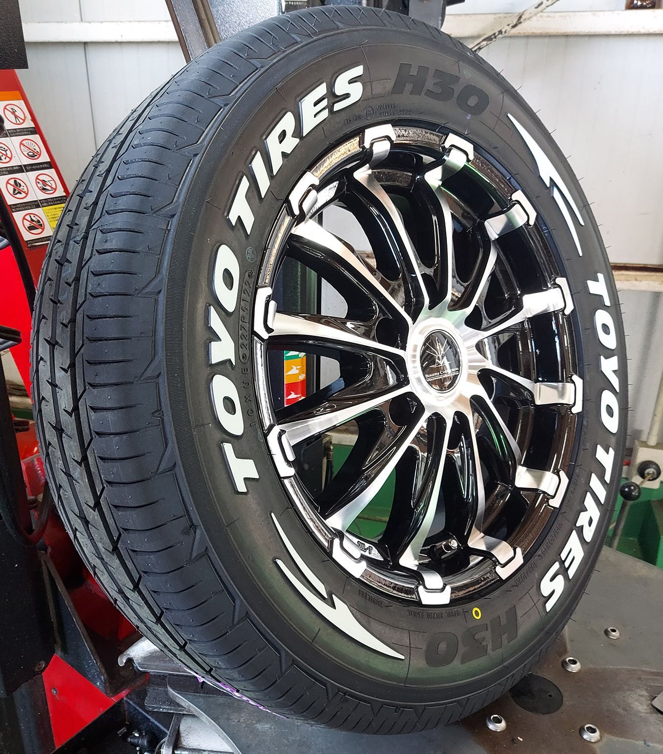 200系ハイエース 200系 タイヤホイールセット 16インチ TOYO H30 215/65R16 - メルカリ