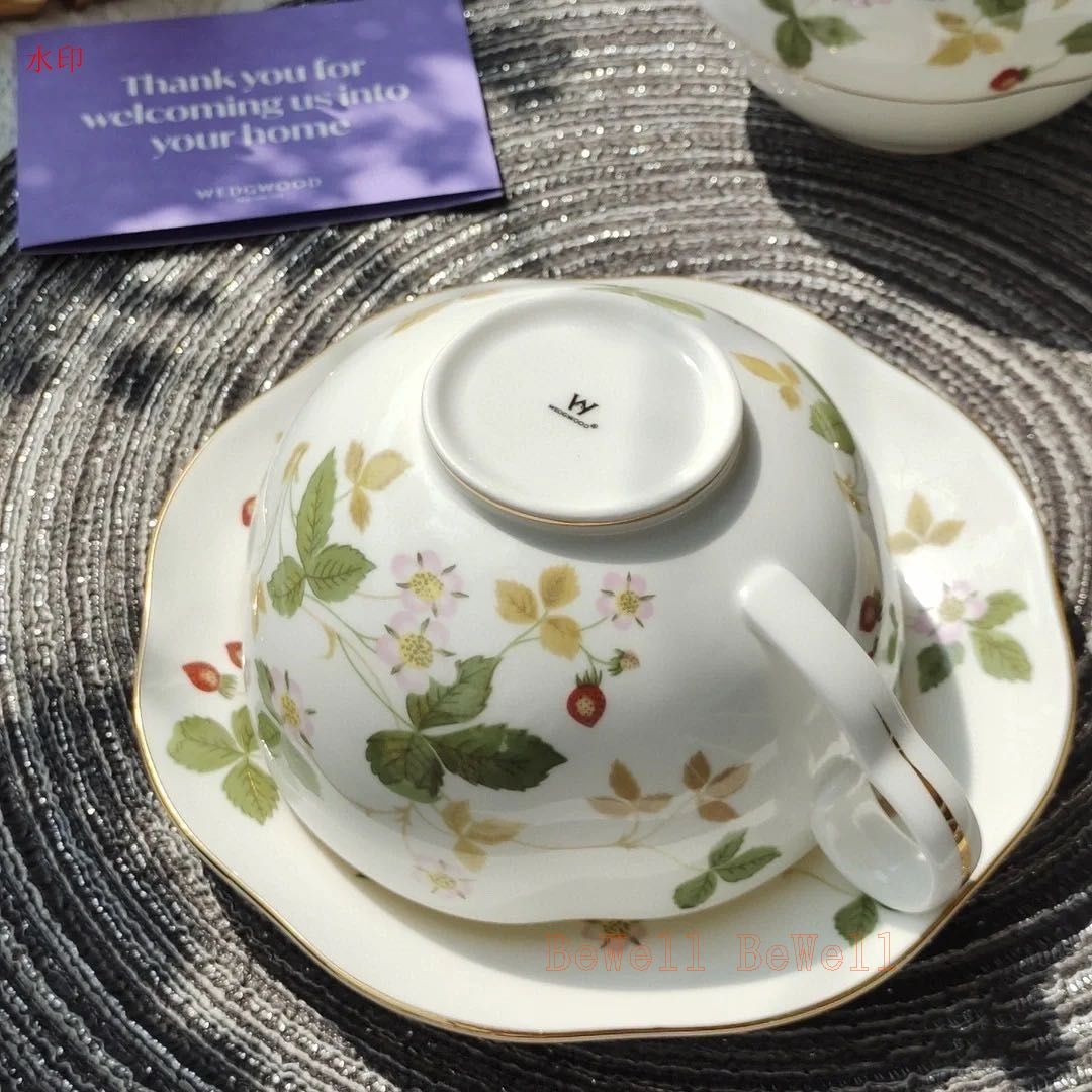 ウェッジウッド ワイルドストロベリー シリーズ子母ポット英国式アフタヌーンティーコーヒー ティーカップ 3点 セット WEDGWOOD