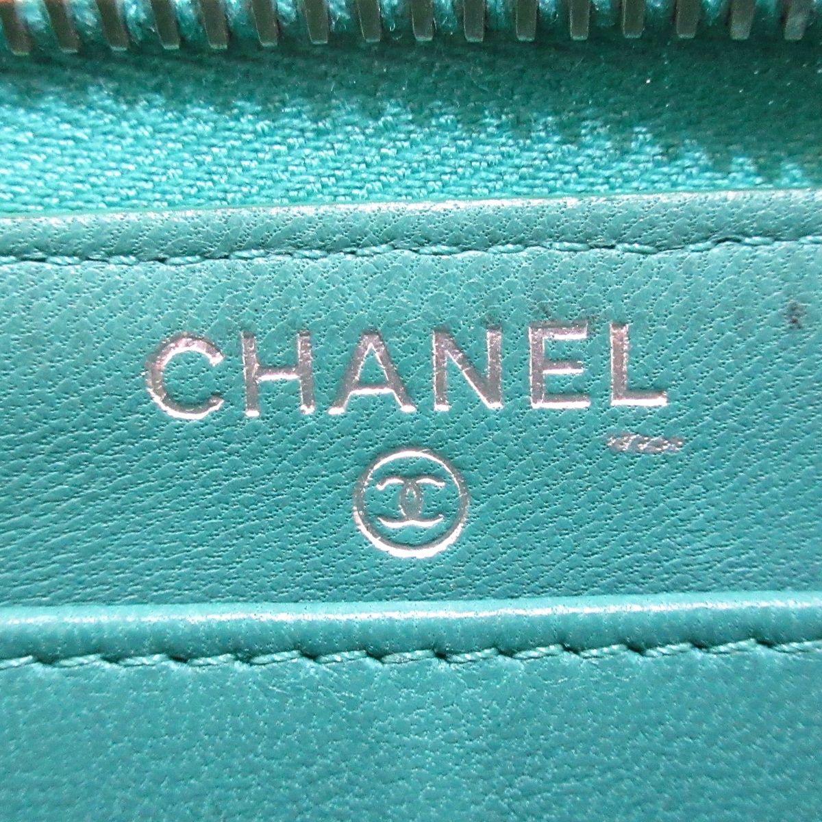 CHANEL(シャネル) 長財布 マトラッセ グリーン×シルバー CHANEL(シャネル) 長財布 マトラッセ グリーン×シルバー
