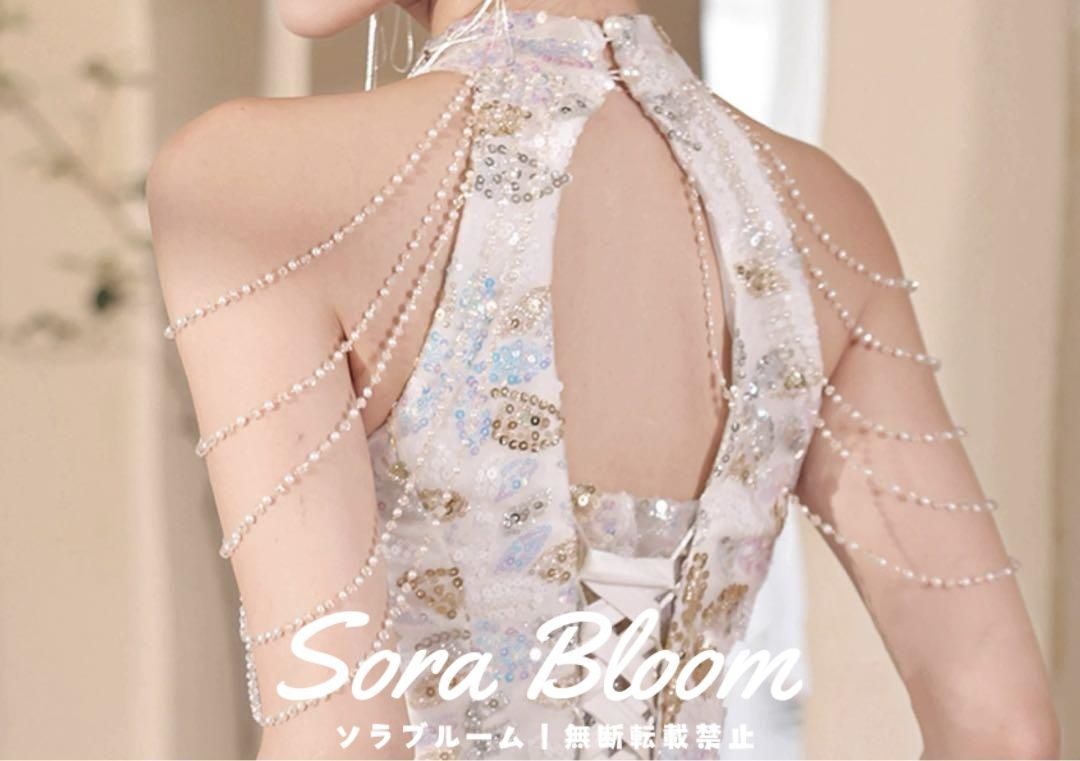 スパンコールのお花のデザインが美しい