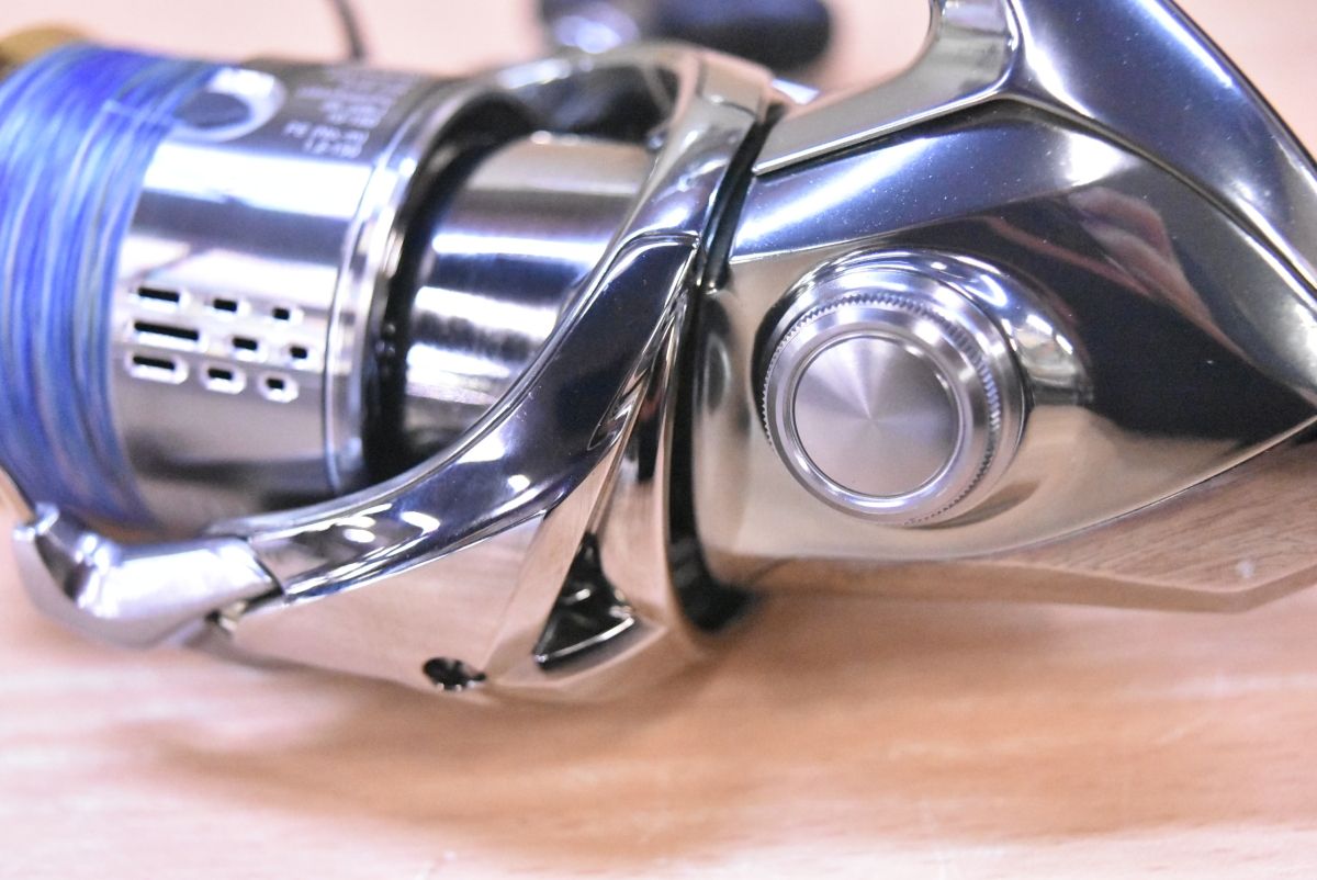 シマノ 18 ステラ 3000MHG スピニングリール SHIMANO STELLA ブラック