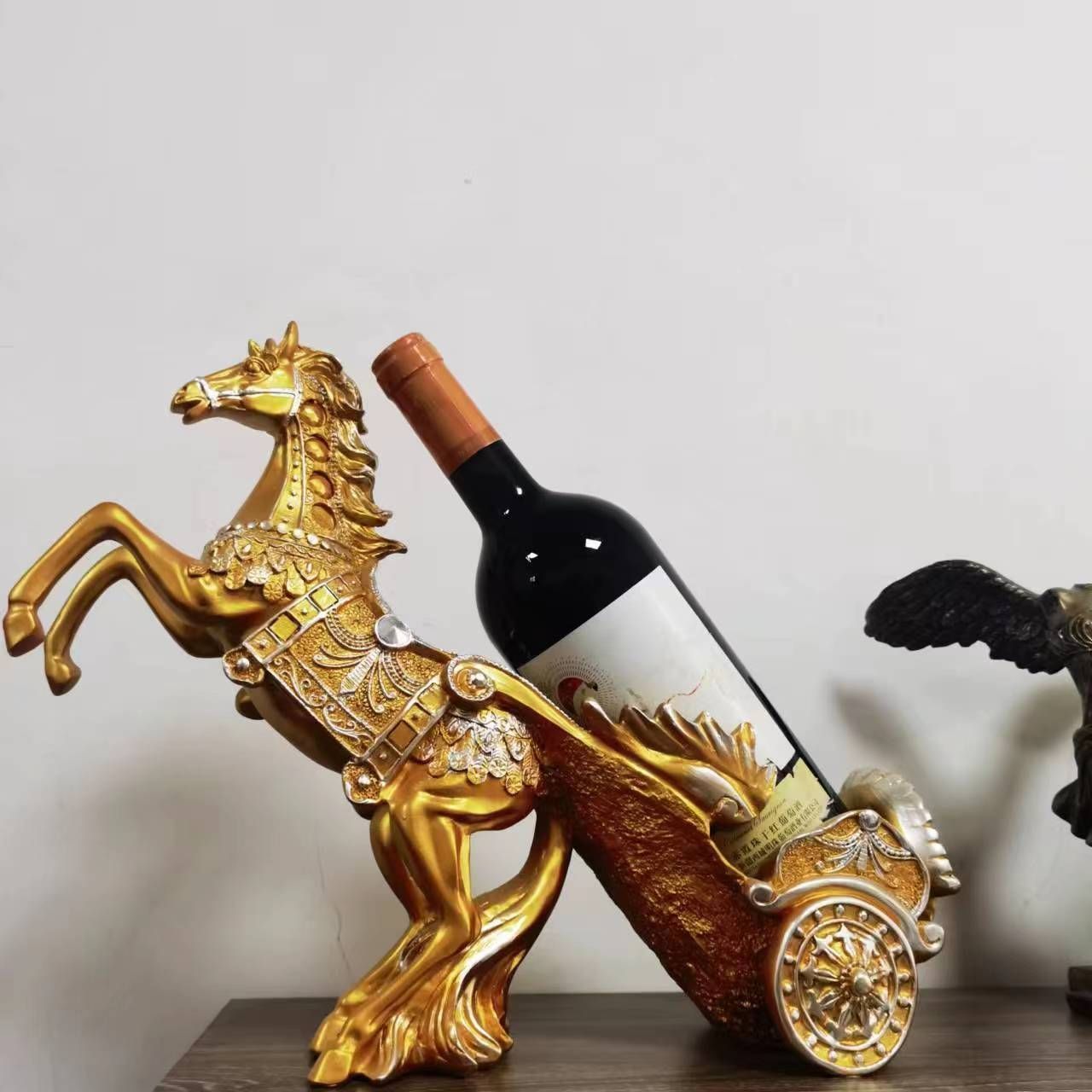 ワインラック ワインボトルホルダー 置物 オブジェ 動物 荷車を引く馬 おしゃれ かわいい スタイリッシュ 冷蔵庫 ゴールド 金 馬 ホース 実用的 リビング キッチン