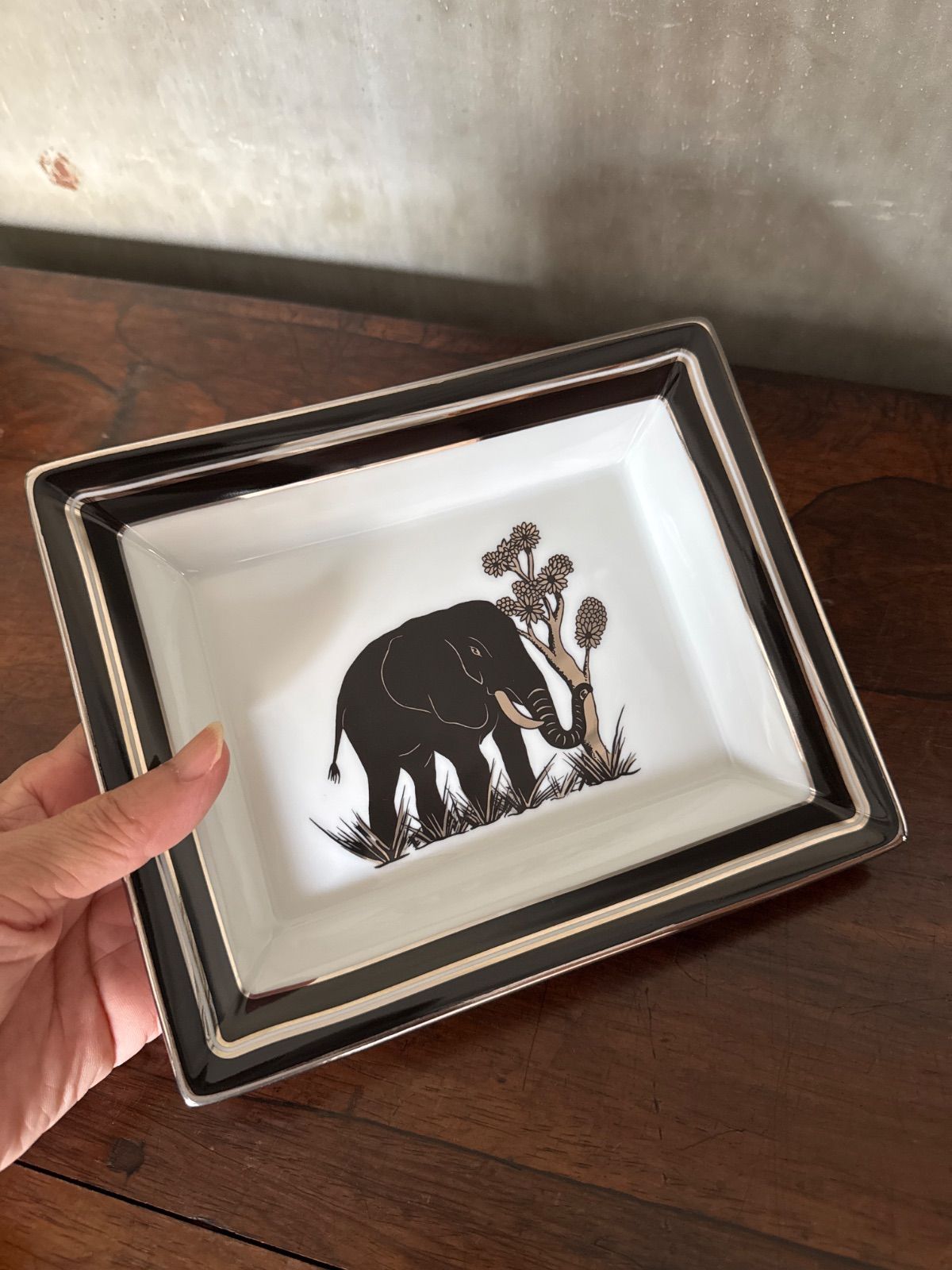リモージュ窯 PHILIPE DESHOLIRES フィリップ デシュリエ ブラックエレファント トレイ WWW_OLIVIERBERNSTEIN_COM