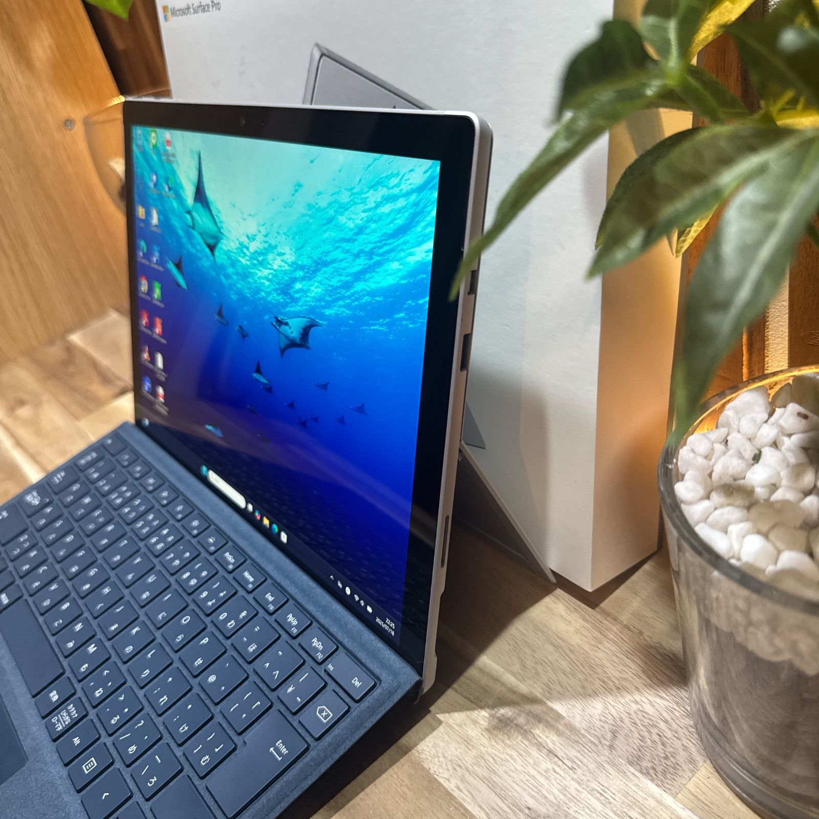 極美品2in1モデル‼️Surface Pro6☘プラチナ☘8GB☘ノートパソコン 準美品2in1モデル‼️Surface Pro6☘プラチナ☘8GB☘ノート