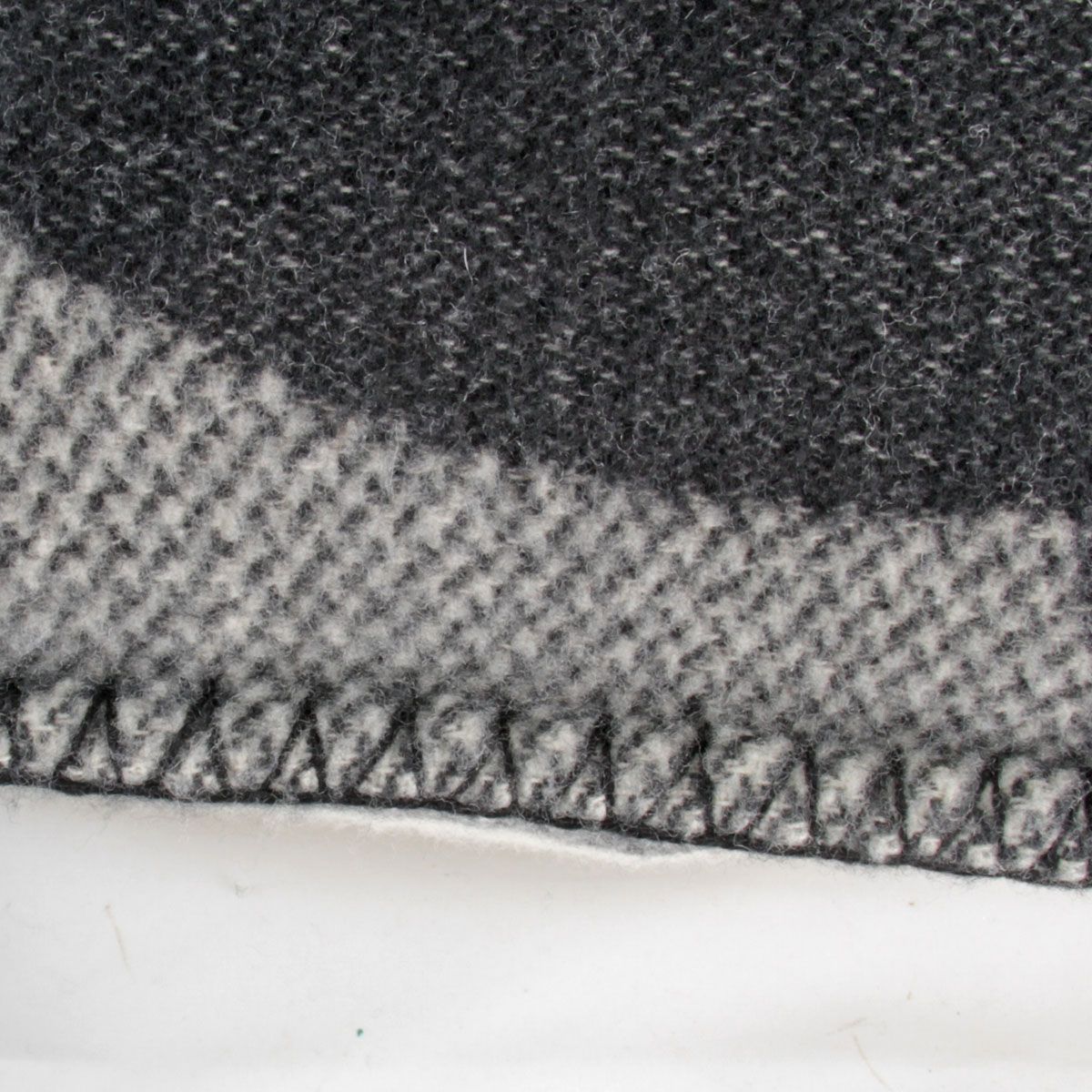 CHANEL クッション カバー　グレー×ブラック　カシミア　ウール 良品『USED』 シャネル クッションカバー インテリアその他