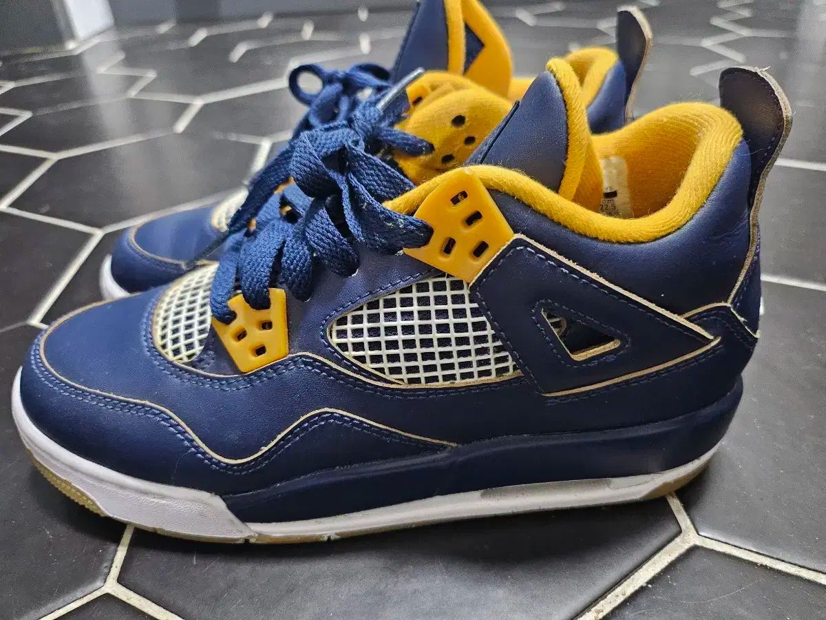 【雷市場（ポンジャン）商品韓国直送】 NIKE(ナイキ) ジョーダン 4 ダンク プロム 上 225