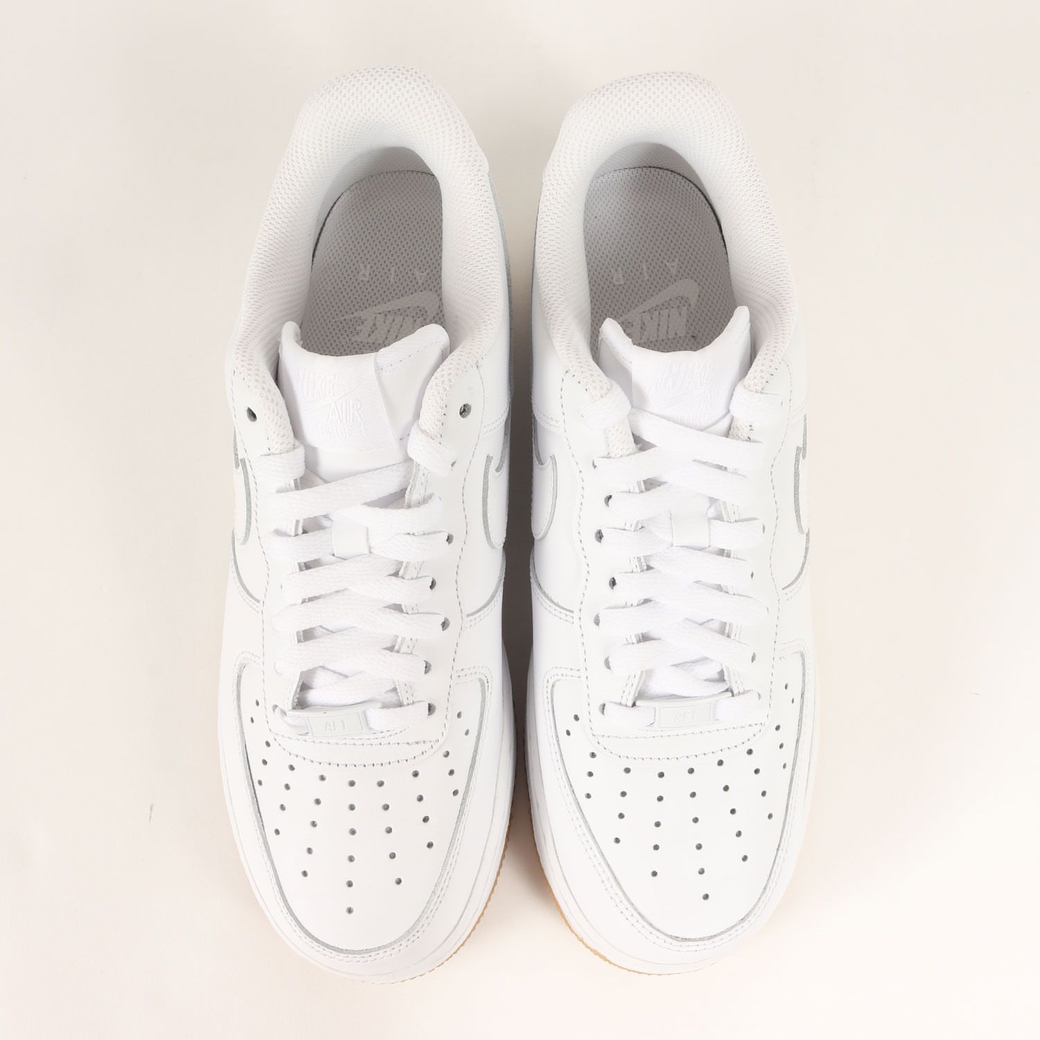 新品】NIKE ナイキ サイズ:26.0cm / AIR FORCE 1 07 WHITE GUM (DJ2739 
