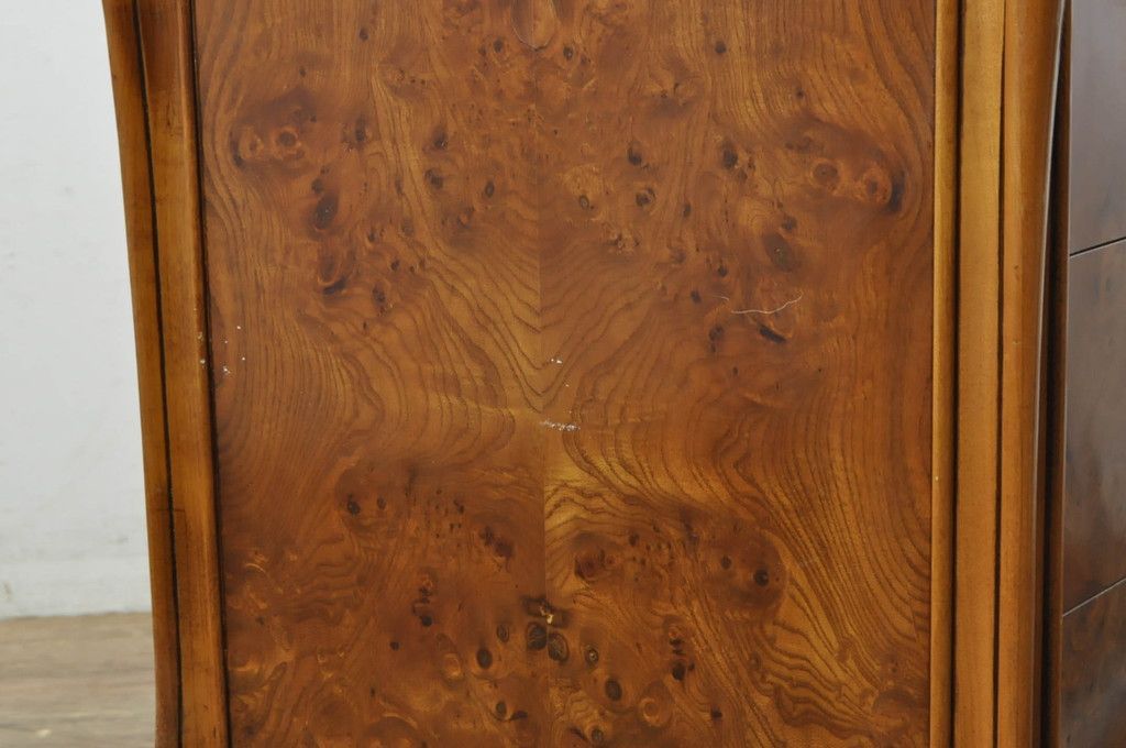 カリモク♦️ライトアップ　キャビネット♦️最高級飾り棚♦️購入80万以上♦️引き取り カリモク♦️ライトアップ キャビネット♦️最高級飾り棚