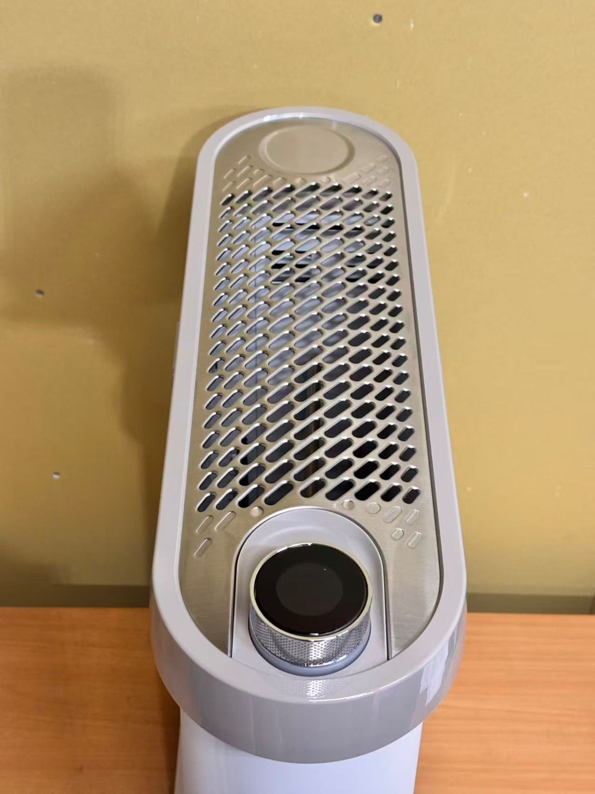 ♥ 展示 デロンギ マルチダイナミックヒーター ソラーレ IDH15WIFI-WB ピュアホワイト ベージュ WWW_KANDAIZUMI_COM