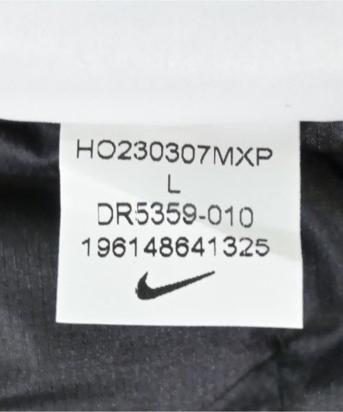 NIKE