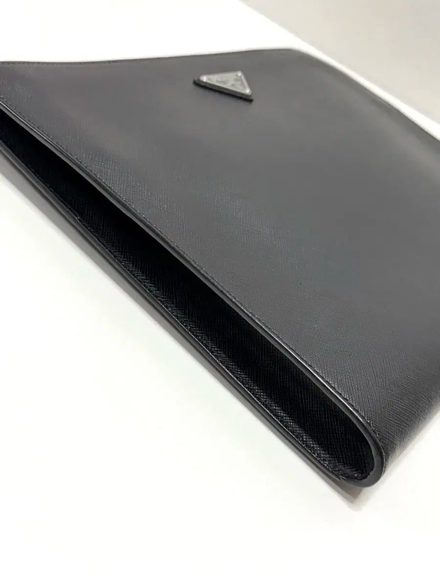 DOCUMENT クラッチバッグ