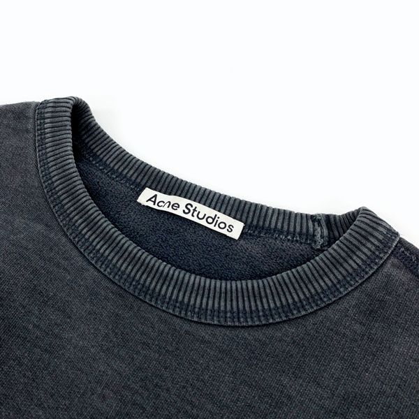 ブラック トップス