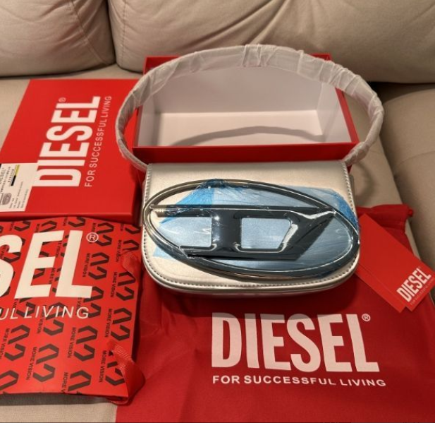 新品未使用 DIESELディーゼル 1DR キャンバス ショルダーバッグ ハンドバッグ ボディバッグ シルバー ディーゼル 1DR ミニショルダーバッグ シルバー