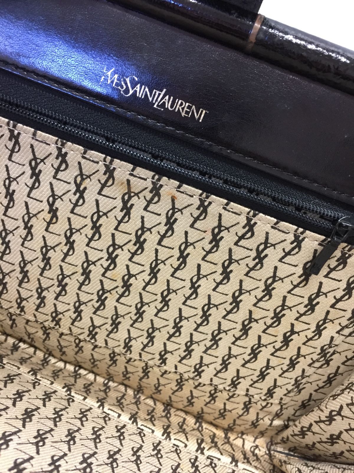S【ヴィンテージ】イヴサンローラン Vステッチ クラッチバッグ YSL
