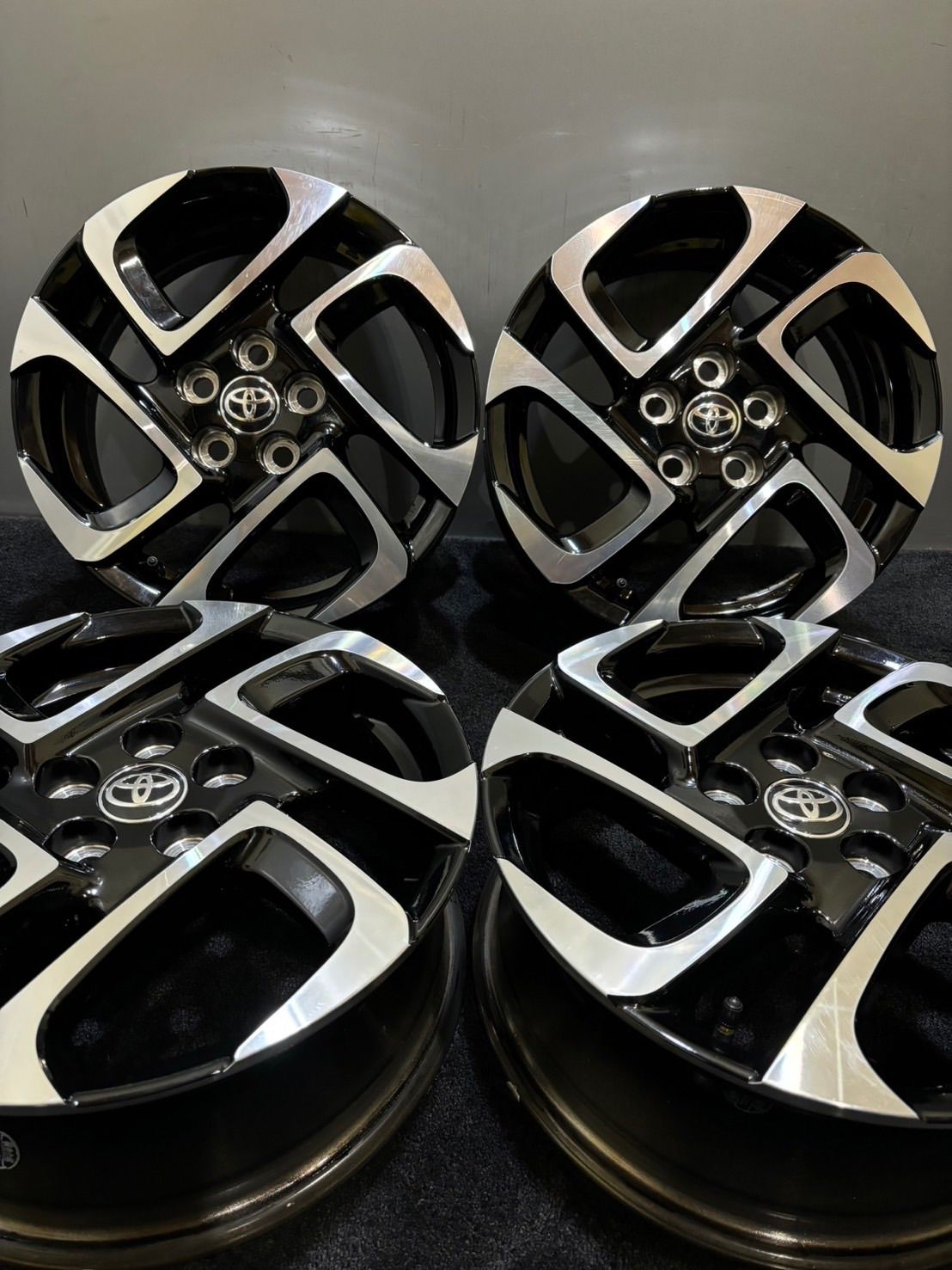 トヨタ 15インチ 新品 純正ホイール ホイールキャップ 4本セット シエンタ ほぼ新車外し 新型10系シエンタ トヨタ純正 15インチ スチールホイール