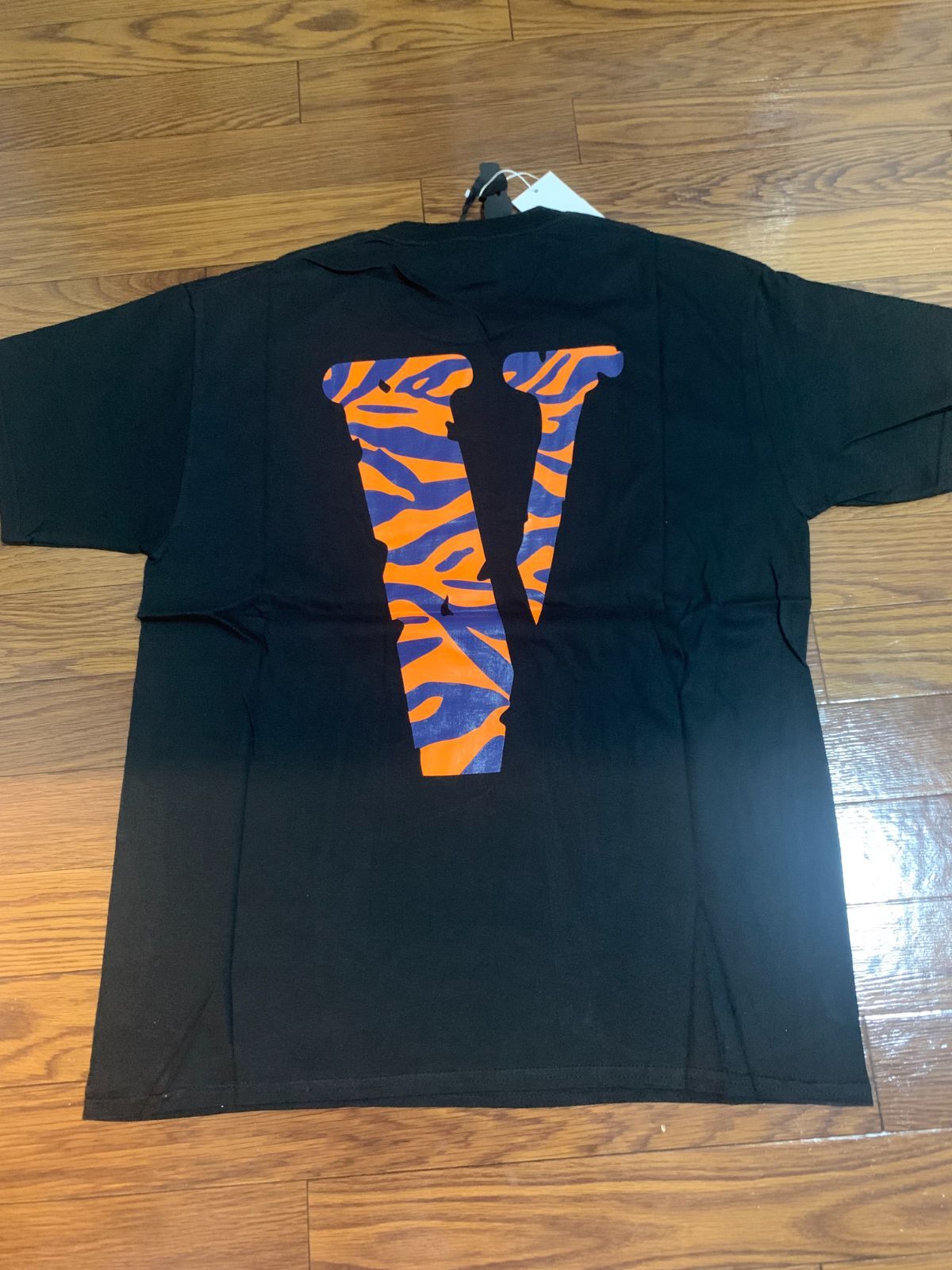 定価¥17,000】VLONE VLOGO SS TEE黒/青/TIGER L - メルカリ