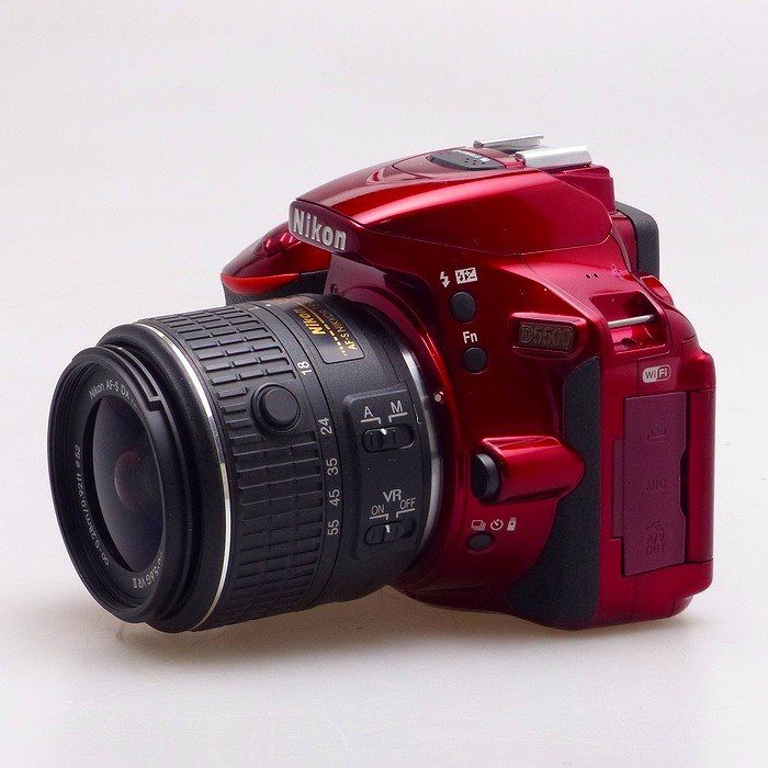 並品》 Nikon D5500 ボディ レッド [ デジタルカメラ ]