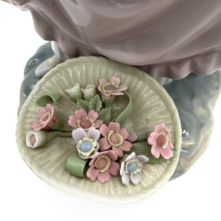 LLADRO リアドロ 置物 フィギュア 陶器 花 帽子 婦人 5027 【公式通販】