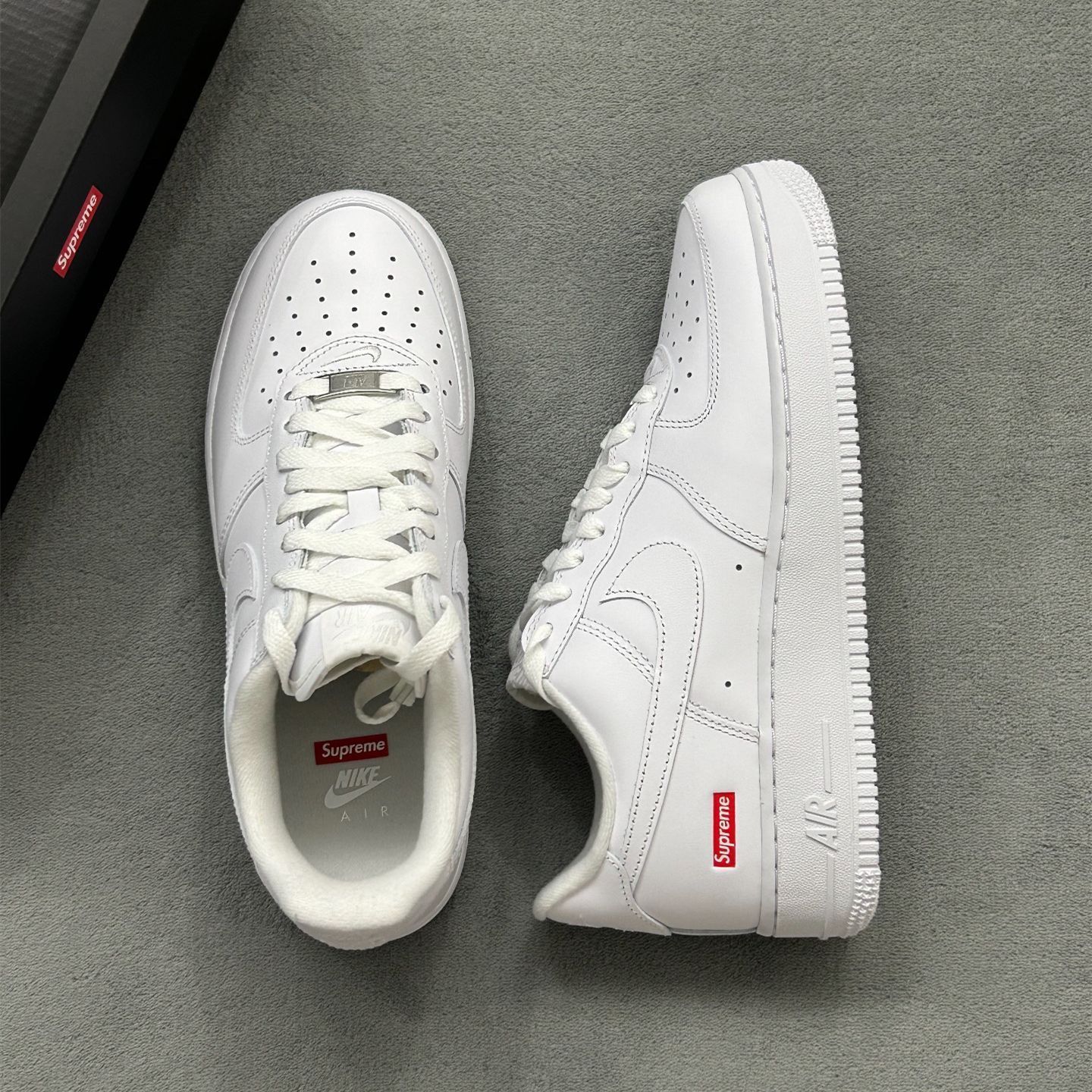 Supreme × Nike Air Force 1 Low 羨ましく 