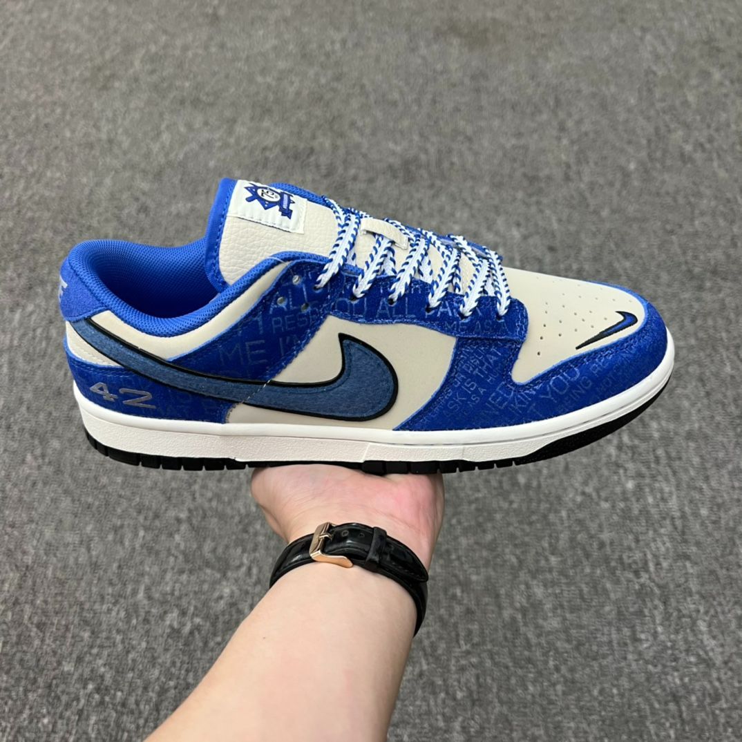 ❗️激安価格❗ Nike Celebrates Jackie Robinson With New Dunk Low Colorway DV2122-400