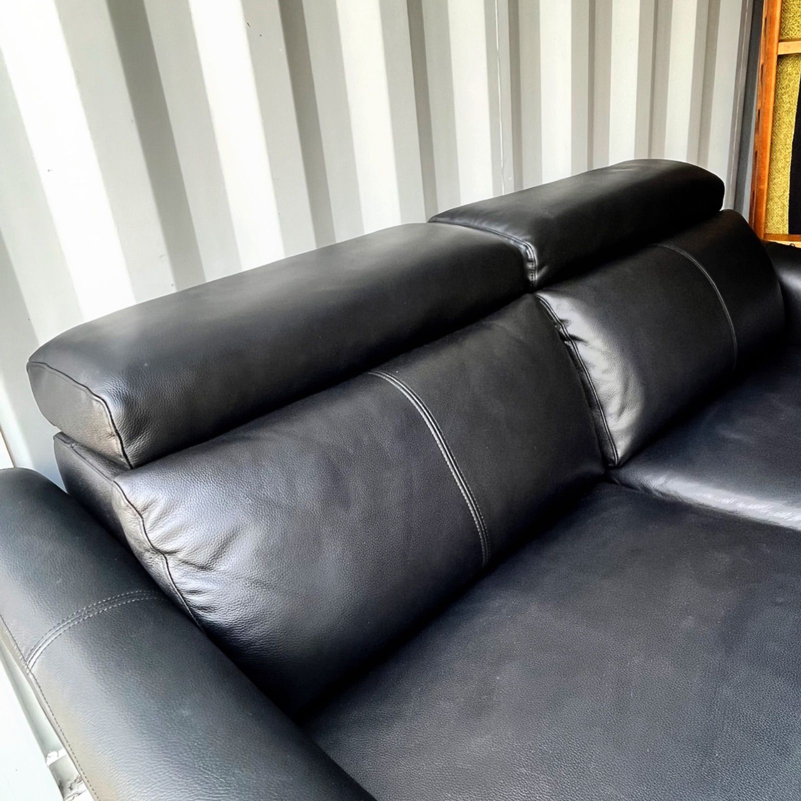 取付無料！ヤマダ電機 総本革 3人掛けブラック電動リクライニング