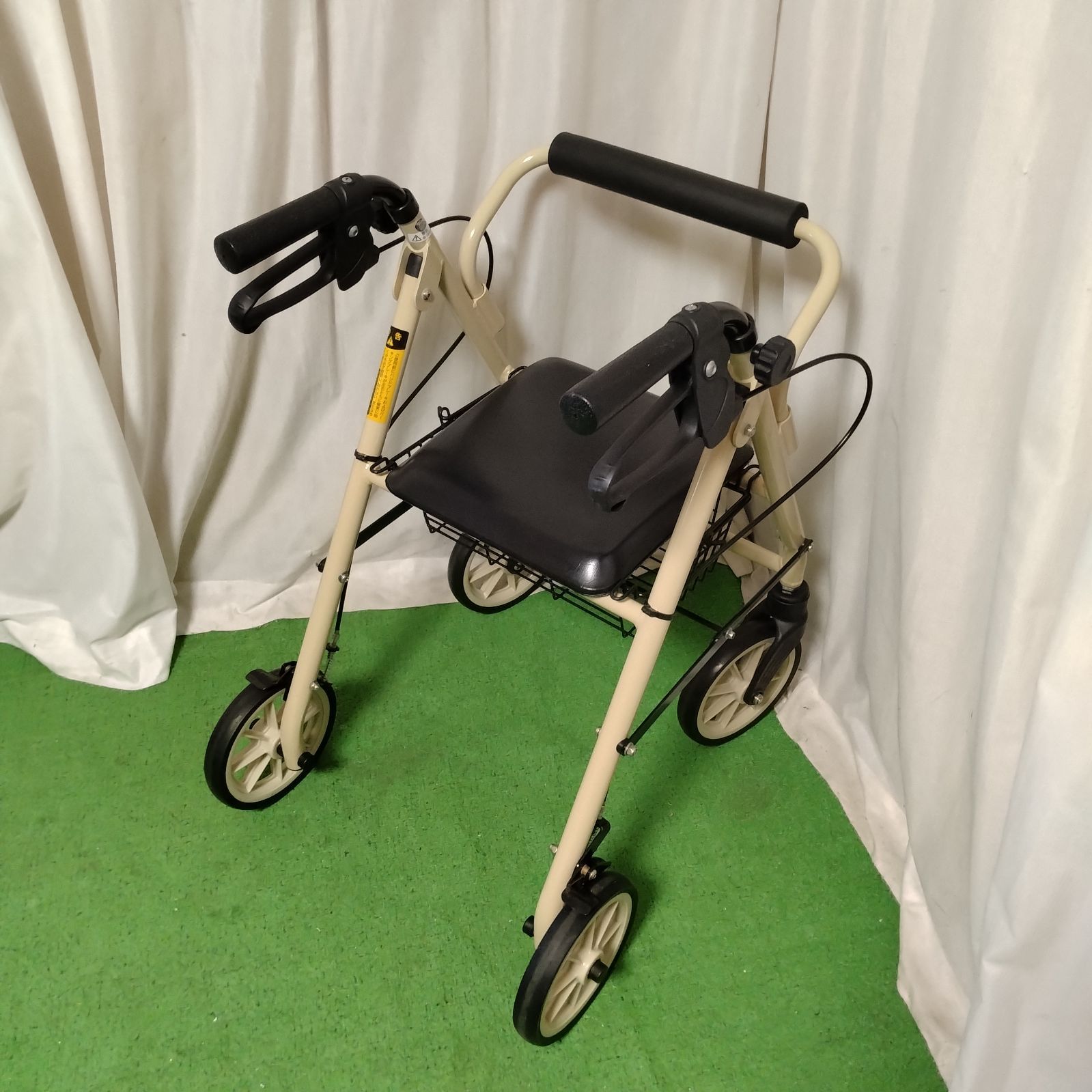 竹虎 ハッピーミニ 軽量 歩行器 歩行車 介護歩行補助 　状態良好 歩行車ハッピーミニ トール ダークグレーメタリック ｜ シルバー
