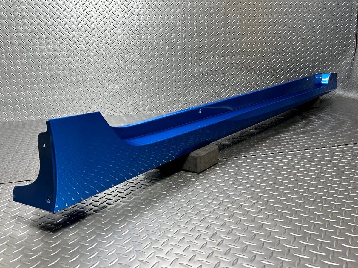 50系プリウス純正サイドステップ右