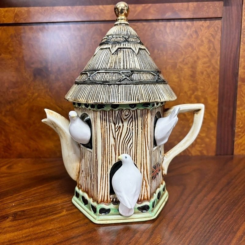 イギリス製 ヴィンテージ 陶器製ポット ハト 小屋 金彩 Teapottery ティーポッタリー 英国 ティーポット 鳥 トリ オシャレ ユニーク き RU1119-2
