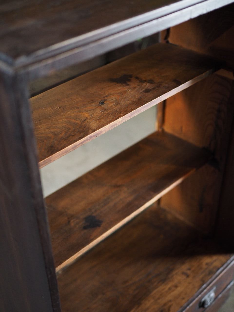 アンティーク飾り棚 背面ガラスリメイク 昭和初期 古録展 品番S10814 MARWIL-DEMENAGEMENTS_CH