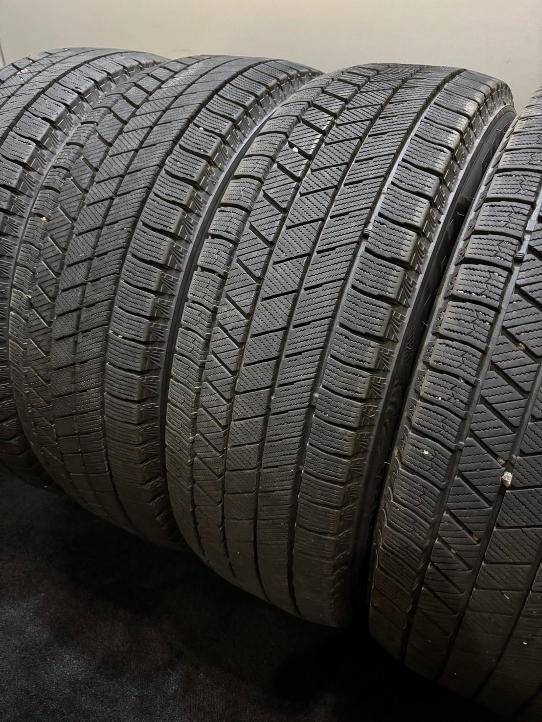 205|65R16 BRIDGESTONE|VRX3 22年製 スタッドレス 4本 ブリヂストン ブリザック アルファード ヴェルファイア カローラクロス 南6-J389