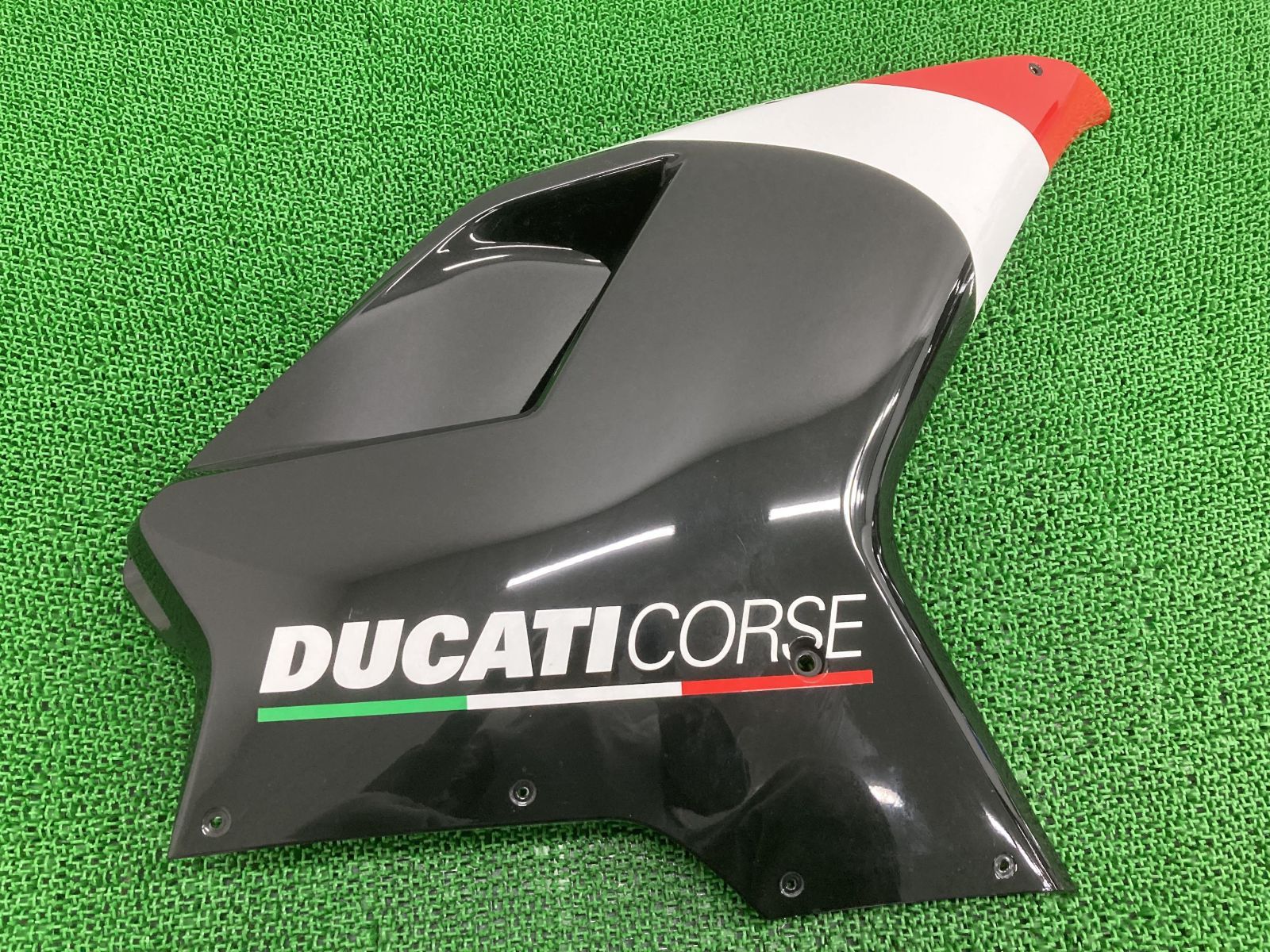 848EVOコルセ サイドカウル 右 赤/白/黒 480.3.229.3A ドゥカティ 純正 中古 ミドルカウル コンディション良好 割れ欠け無し 品薄