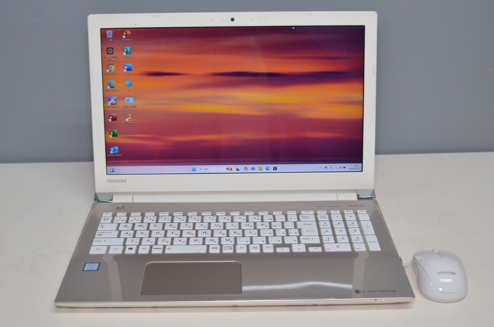 ノートパソコン 東芝 T65/GG Windows11+office 高性能core i7-8550U 