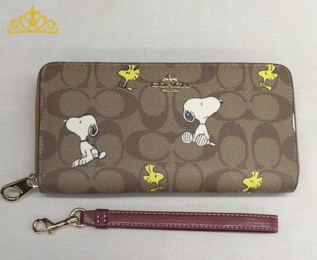 COACH × PEANUTS シグネチャー スヌーピー ロングウォレット