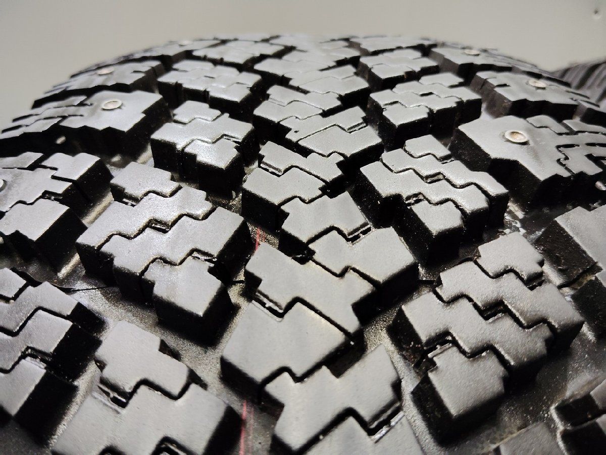 16インチ スパイクタイヤ