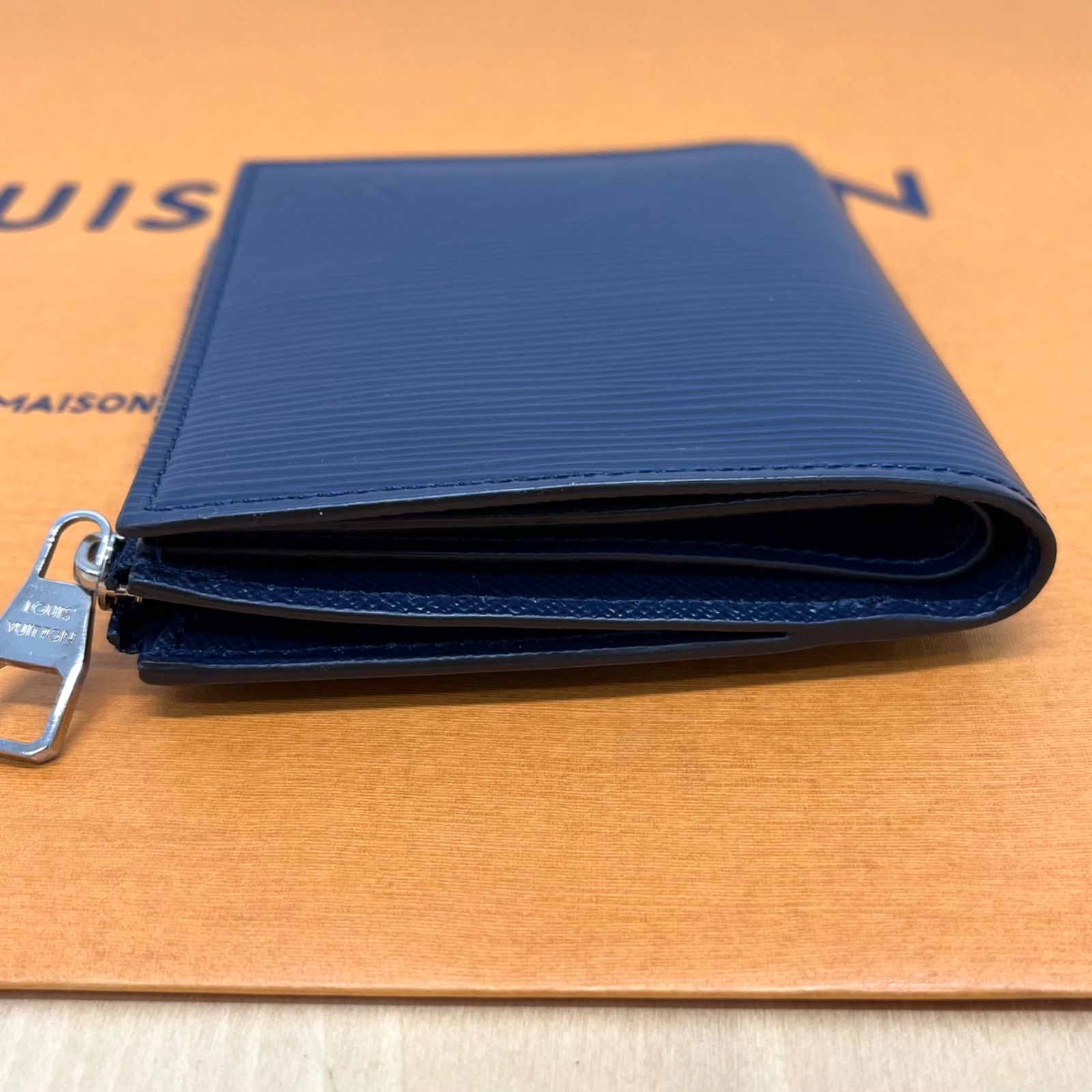 1点限り】LOUIS VUITTON ルイヴィトン エピ ポルトフェイユスマート 