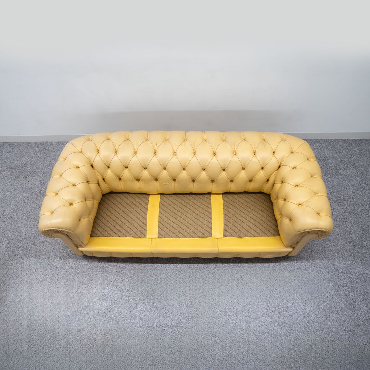 Poltrona Frau ポルトローナフラウ イエロー レザー ソファ Poltrona Frau ポルトローナフラウ イエロー レザー ソファ Poltrona