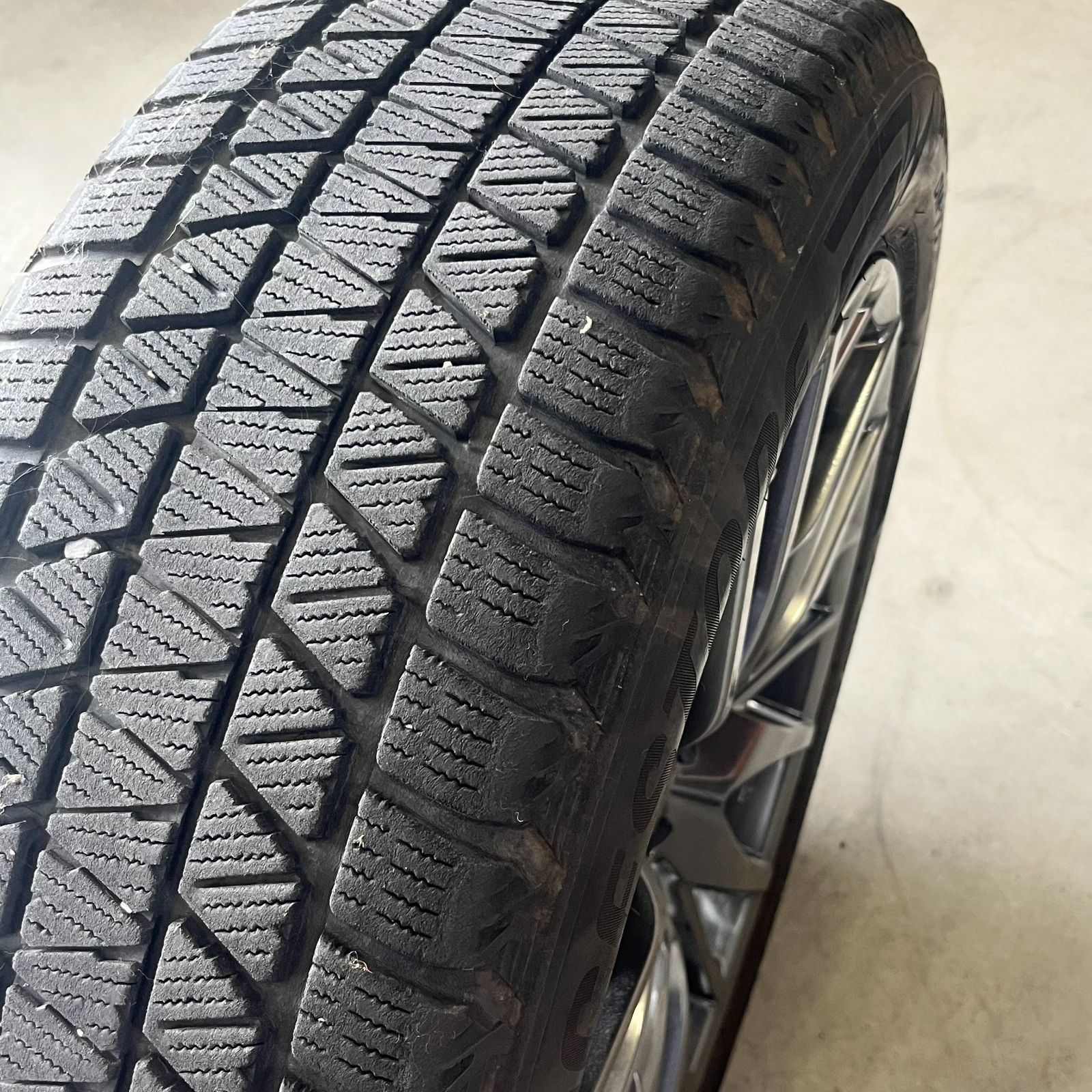 2025年 レクサスＲＸ 235 55 20 スタッドレスタイヤ アルミホイール D-08